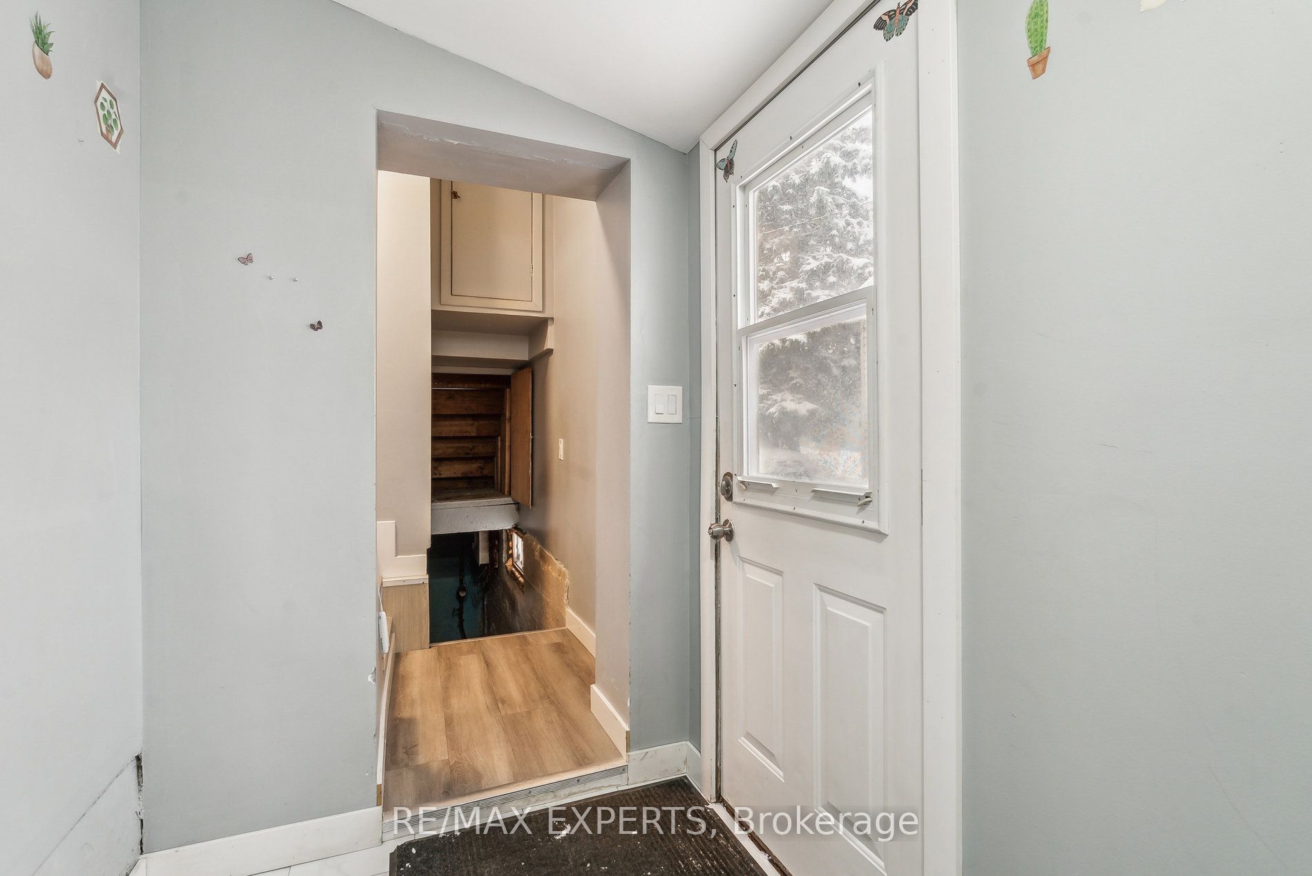 282 Gill St