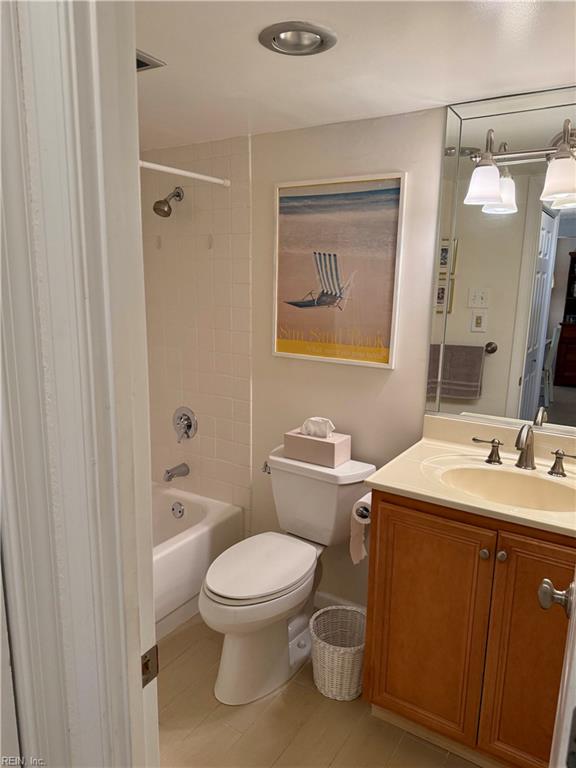 2830 Shore Drive 706