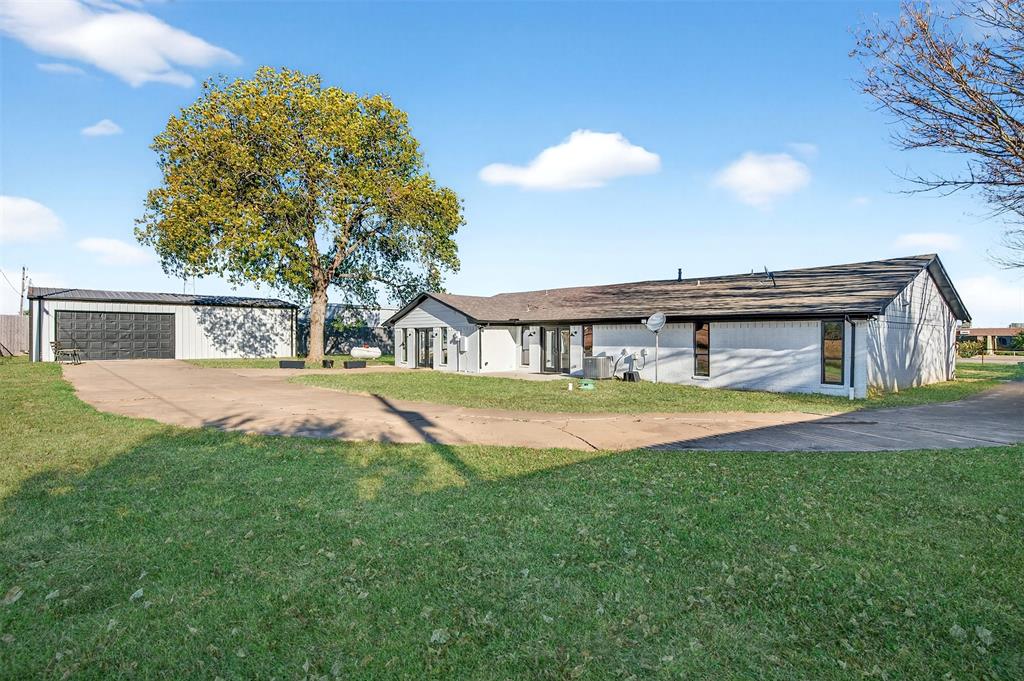 616 E Bells Boulevard