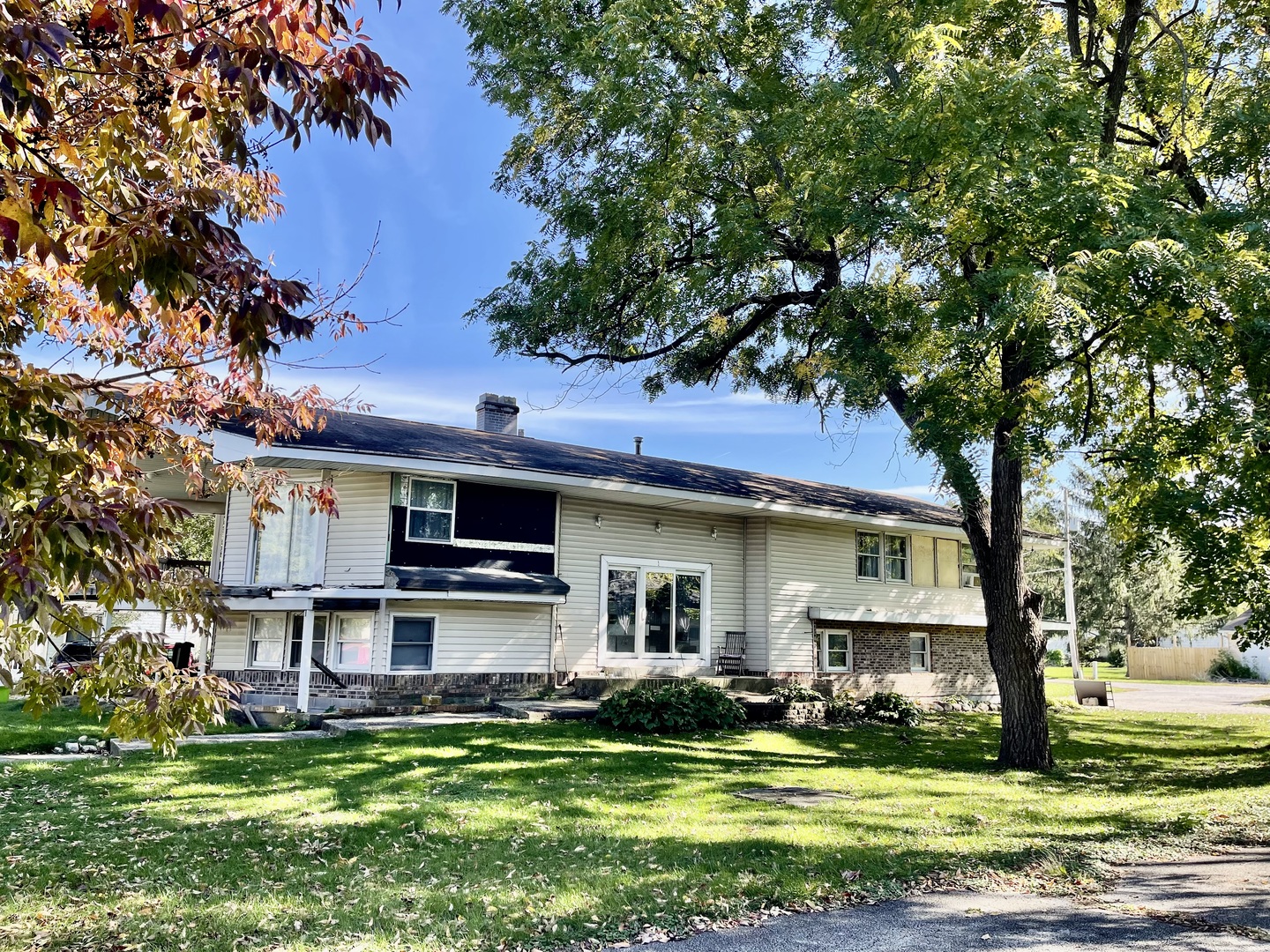 208 E Illinois Street