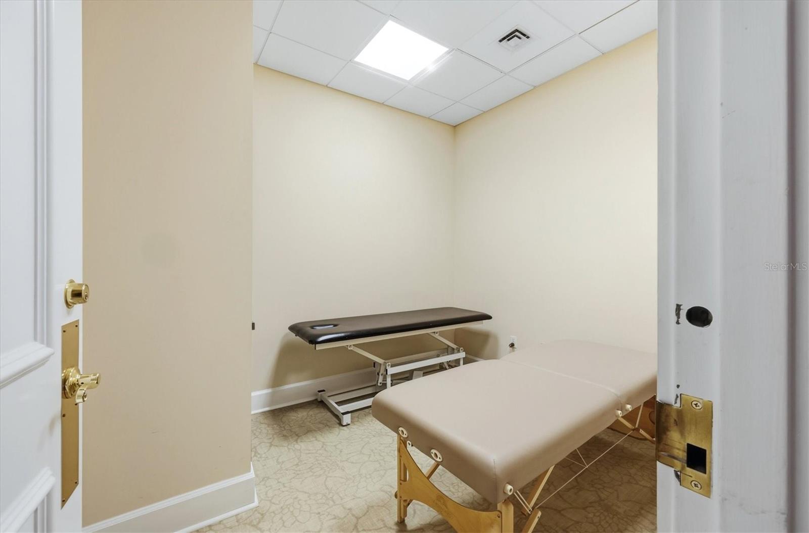 750 N Tamiami Trail 517
