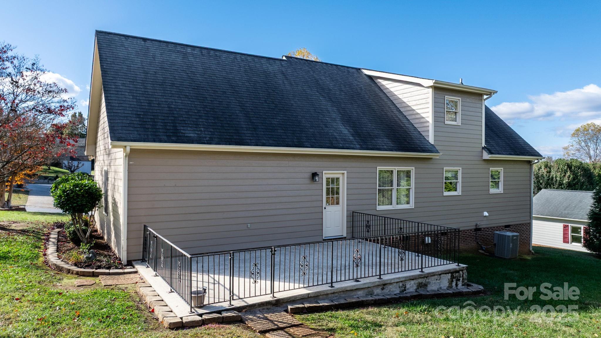 14 Hunters Creek Lane