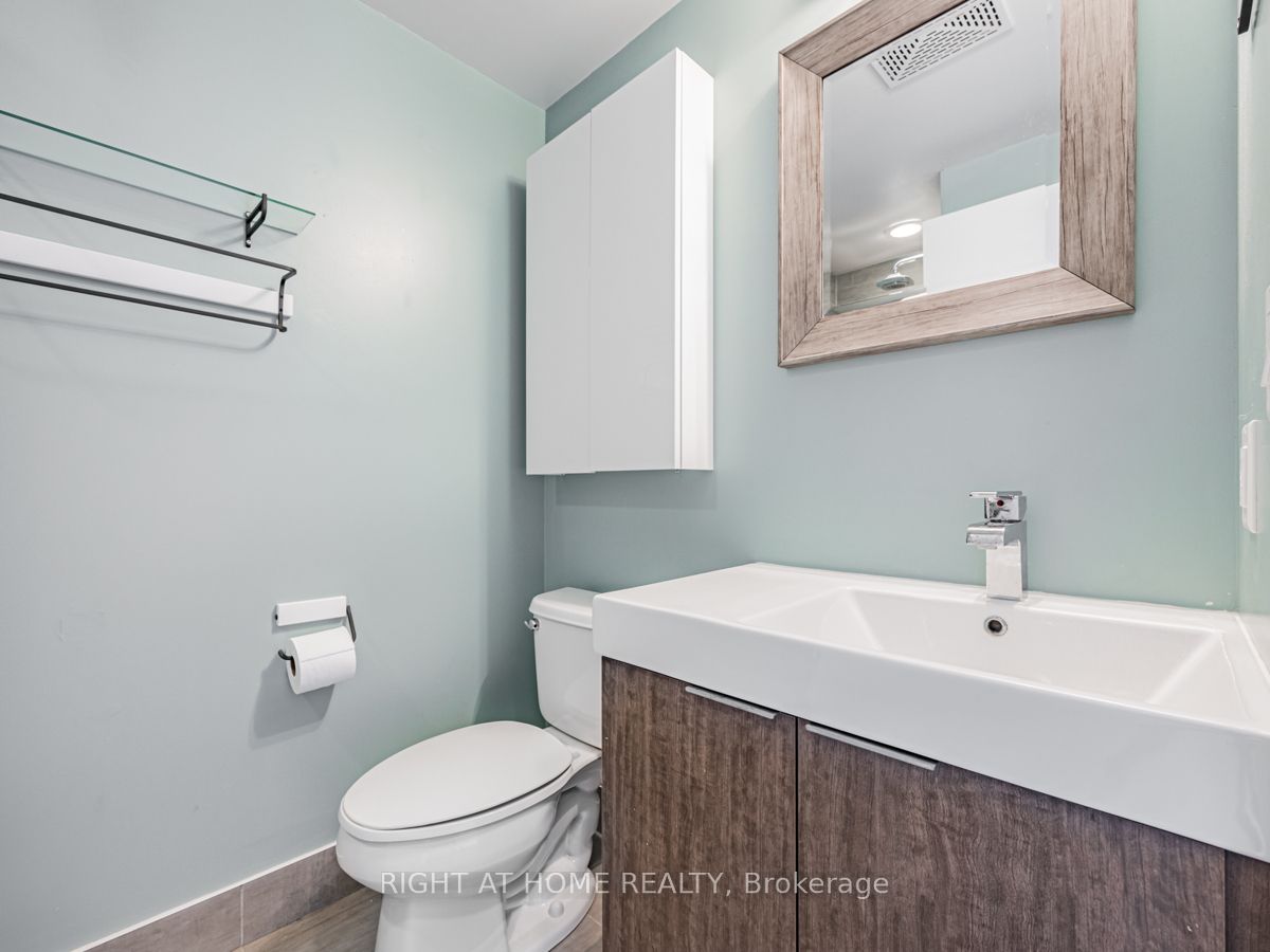 478 W King St 815