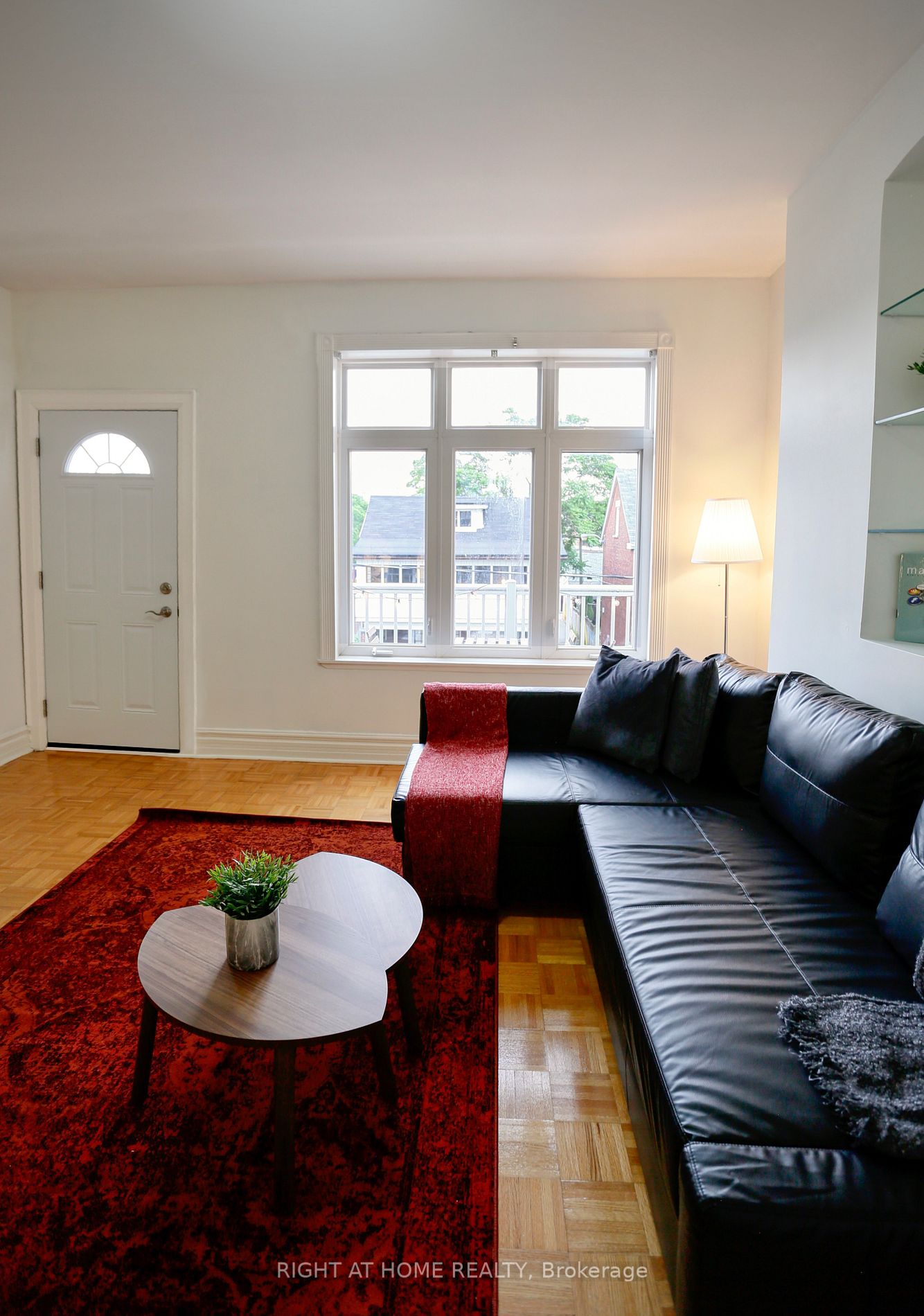 12 N Foxley St 2nd/3rd