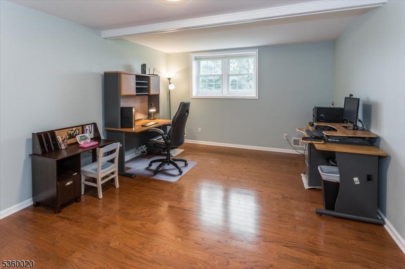 22 Troon Dr
