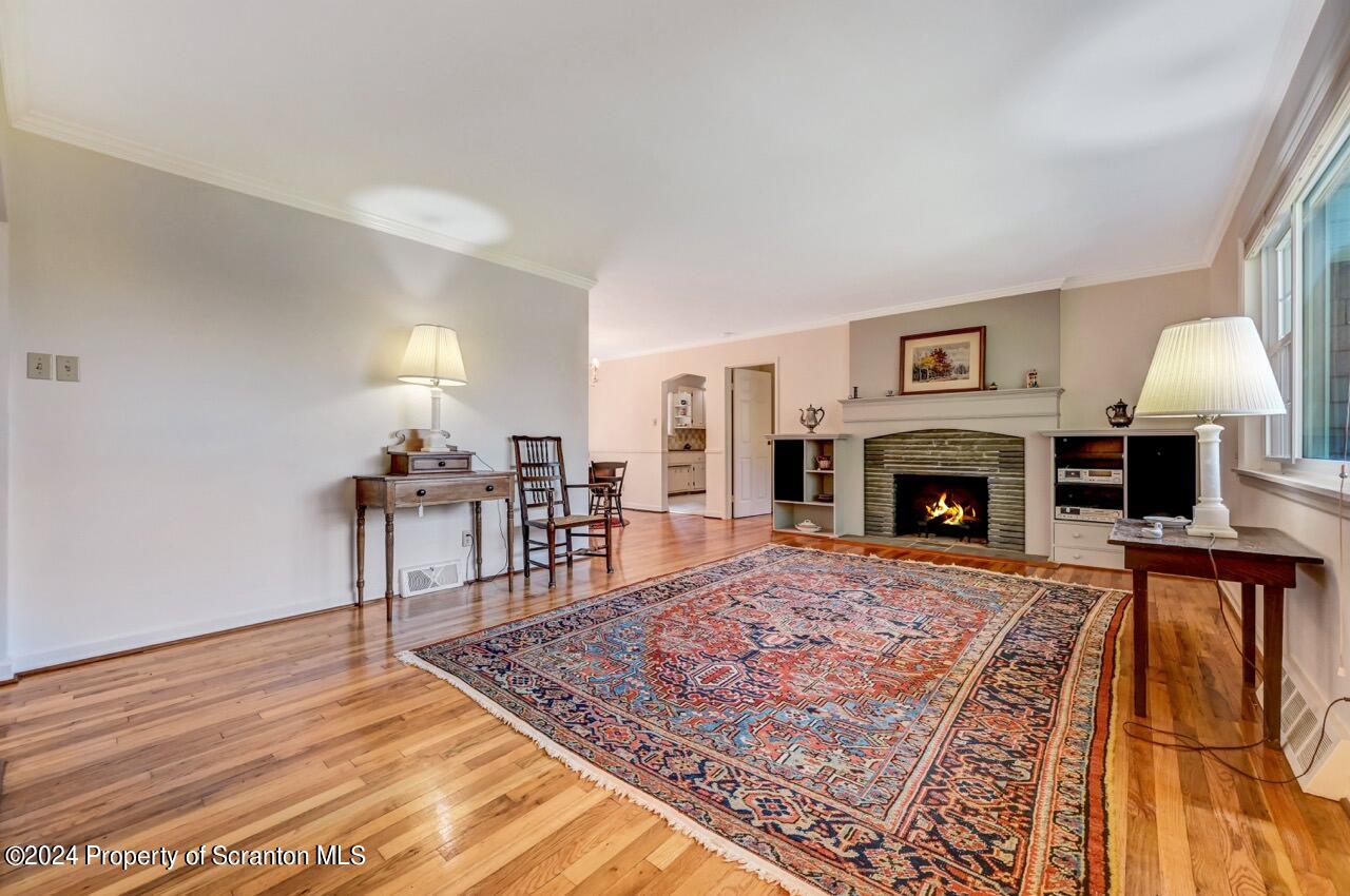 100 Buckhill
