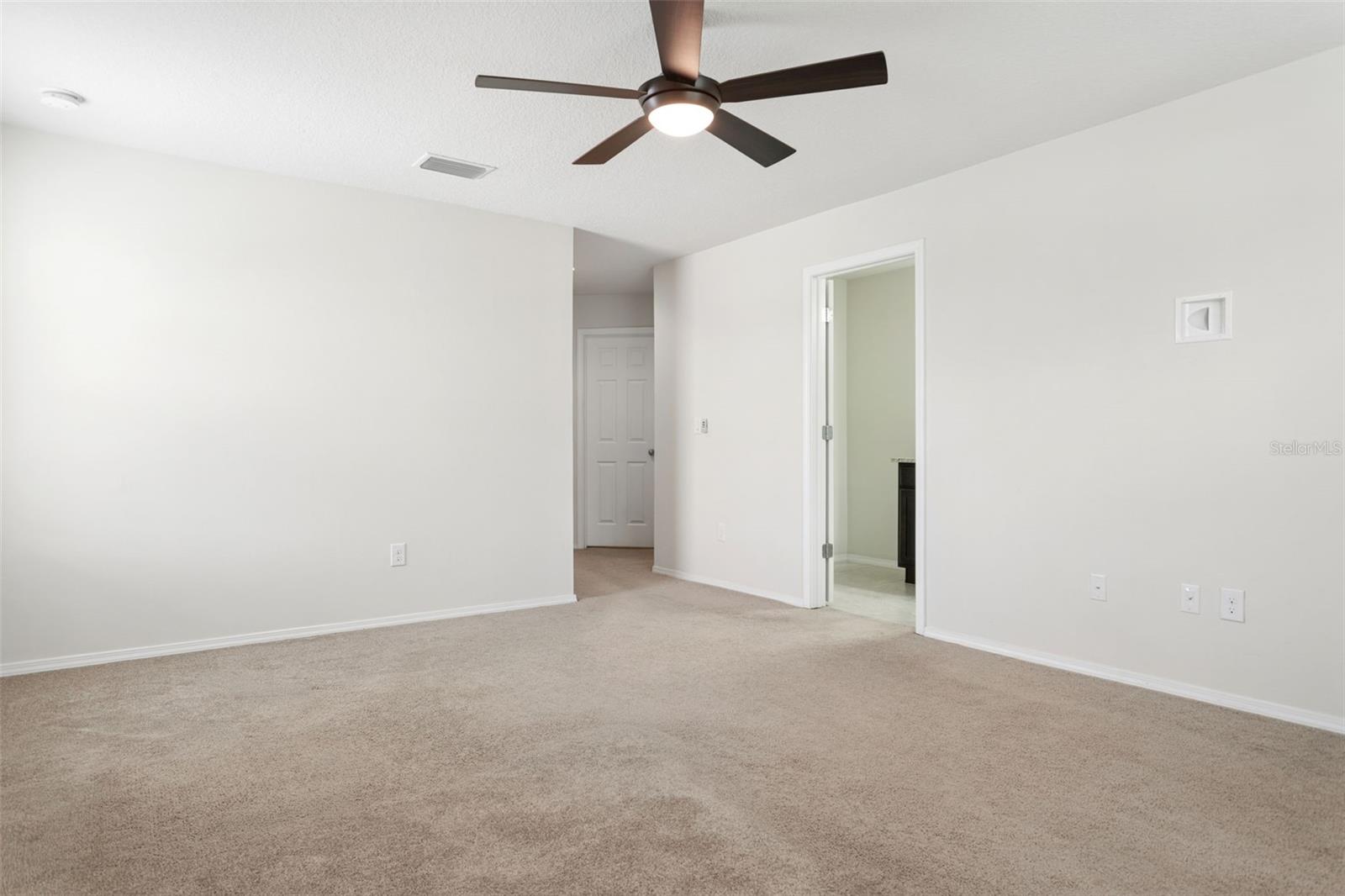 4751 White Sanderling Court