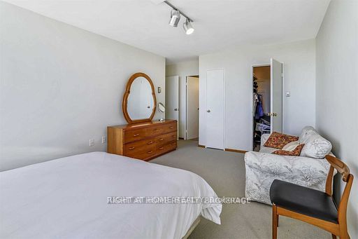 130 Neptune Dr
