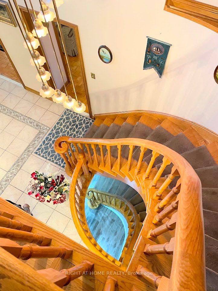 164 Saddle Tree Cres
