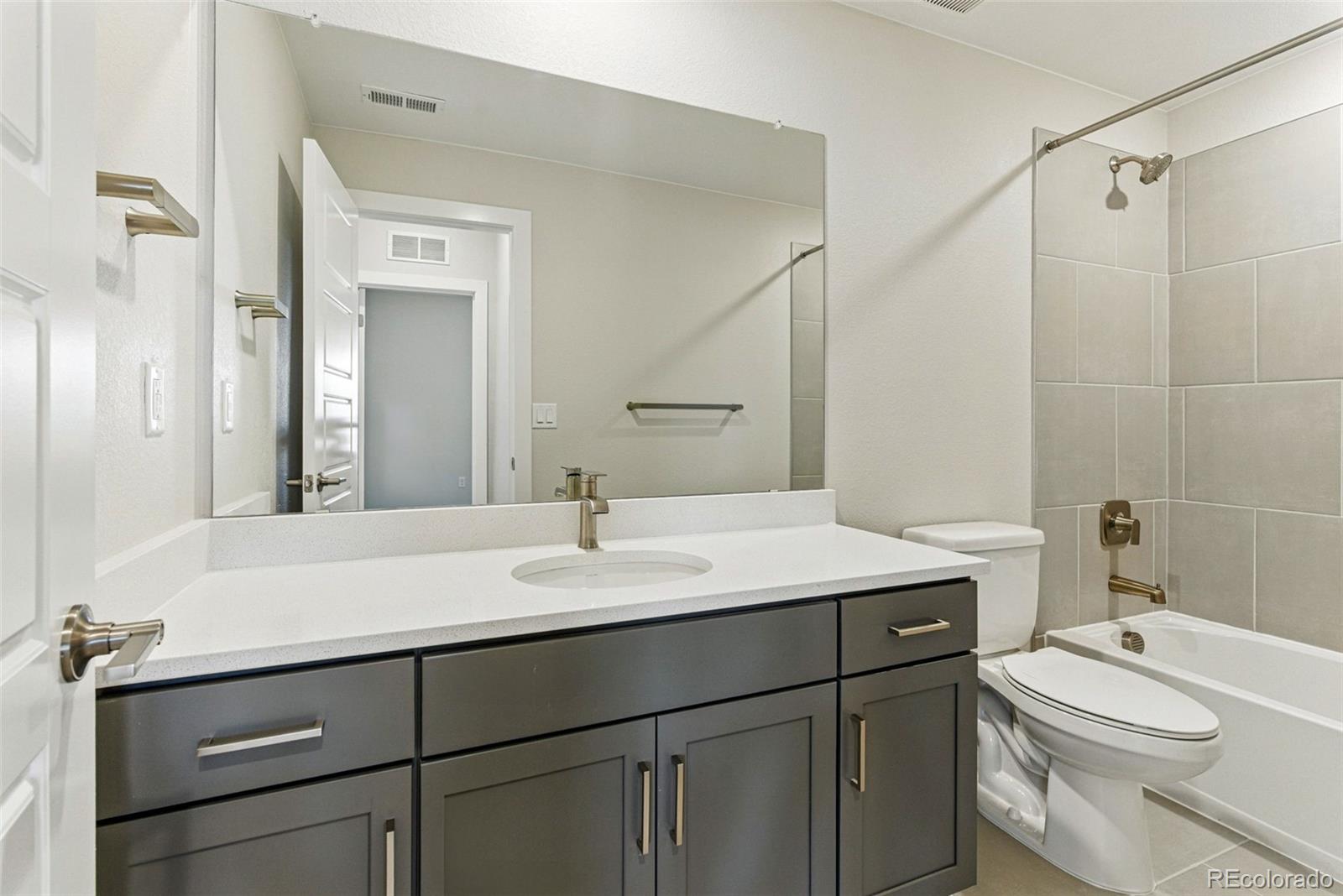 5698 Farrier Point