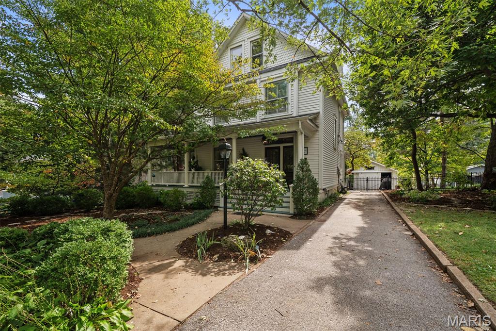 736 Fairview Avenue