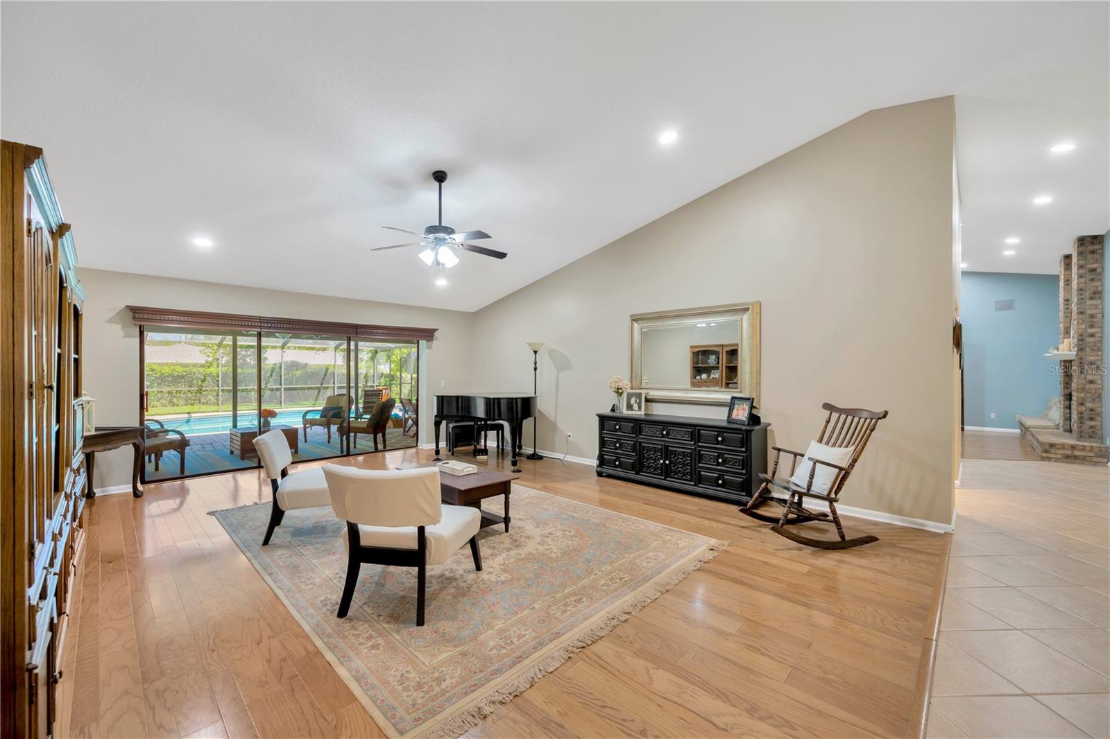 1007 Morfield Lane
