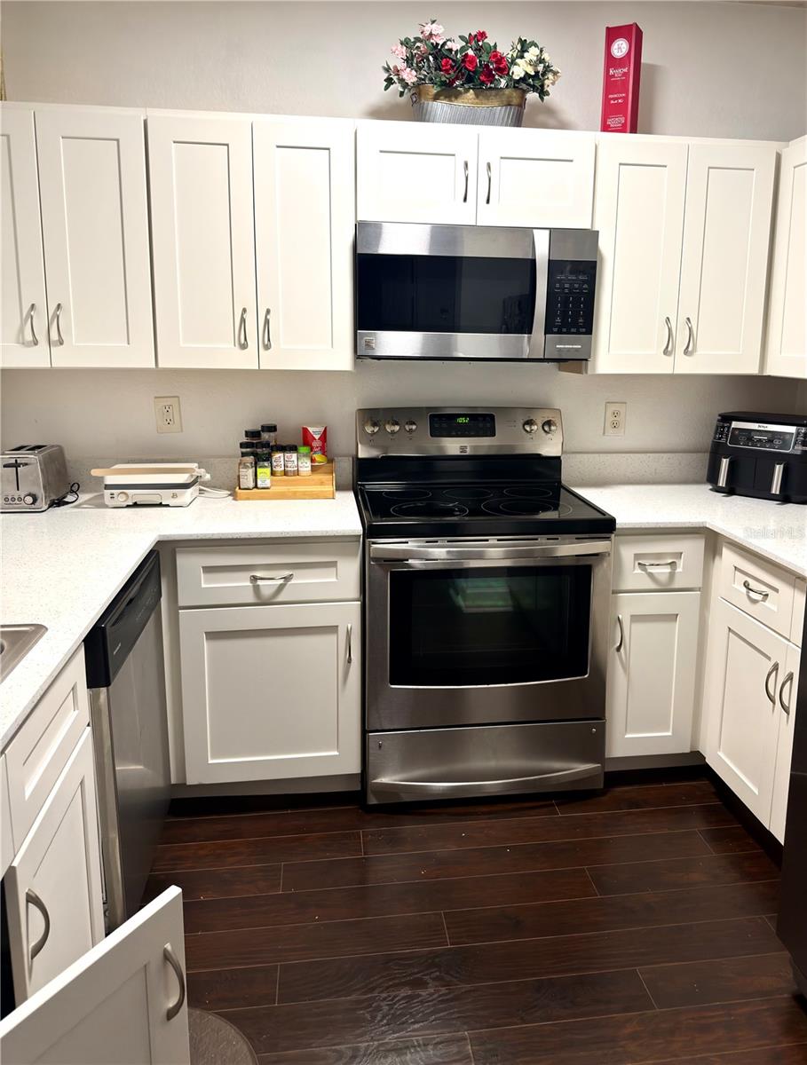 300 E South Street 6004