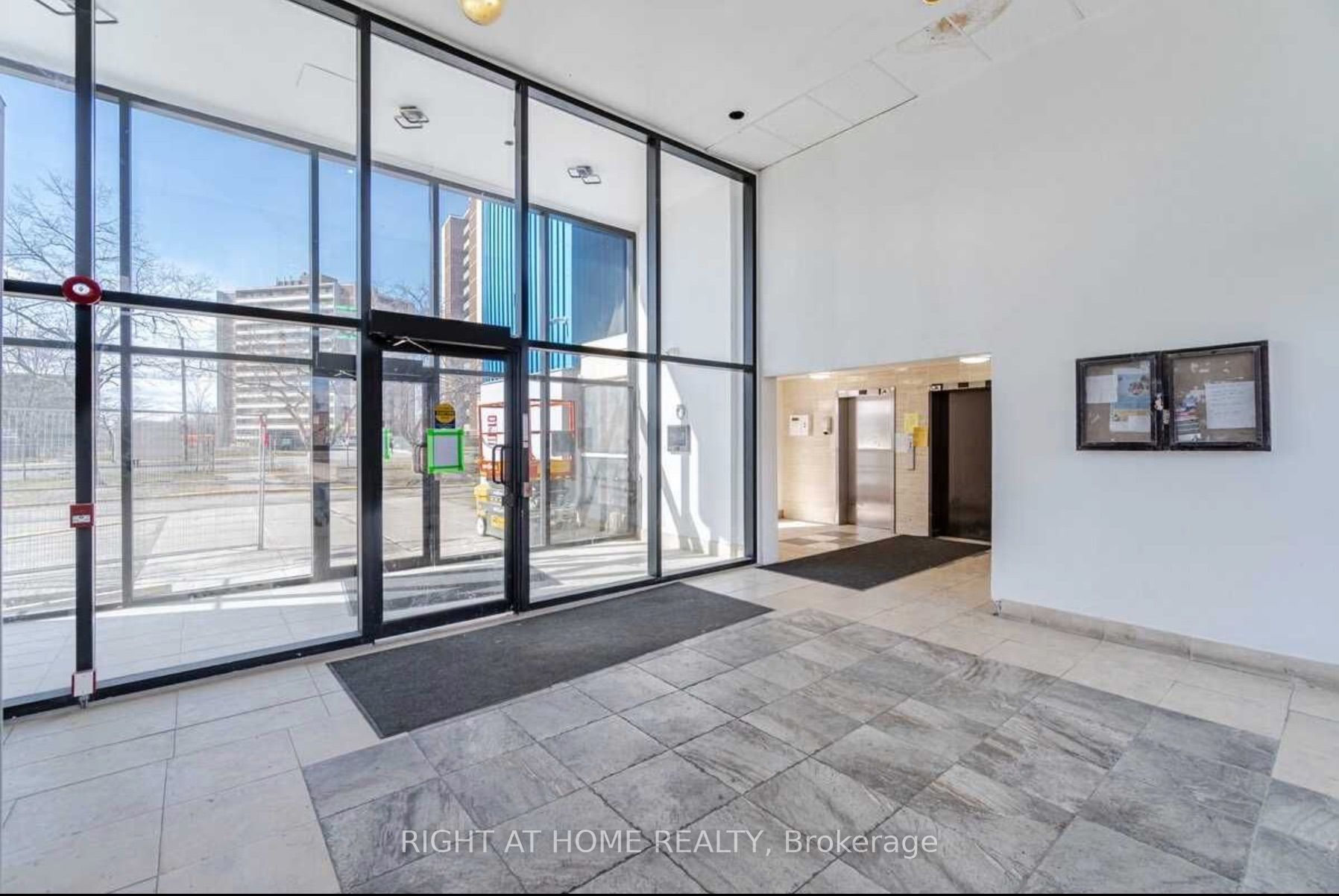 4673 Jane St 621