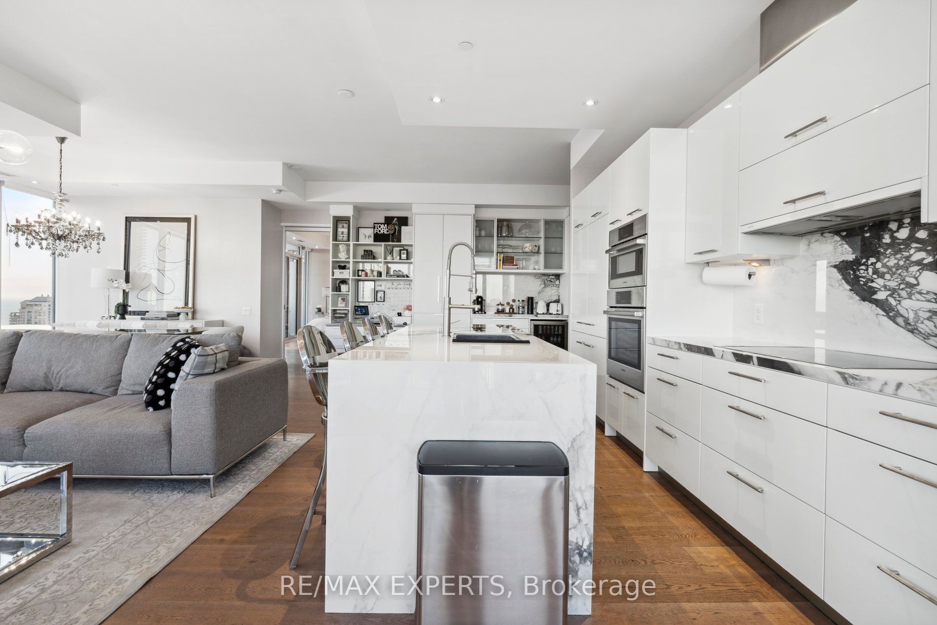 90 Park Lawn Rd PH-3007