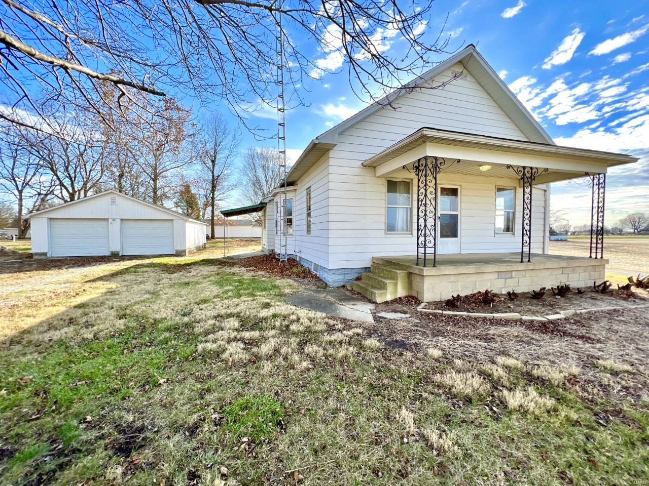 59,000 433 N Monroe Street Nokomis IL 62075 Montgomery County Realty