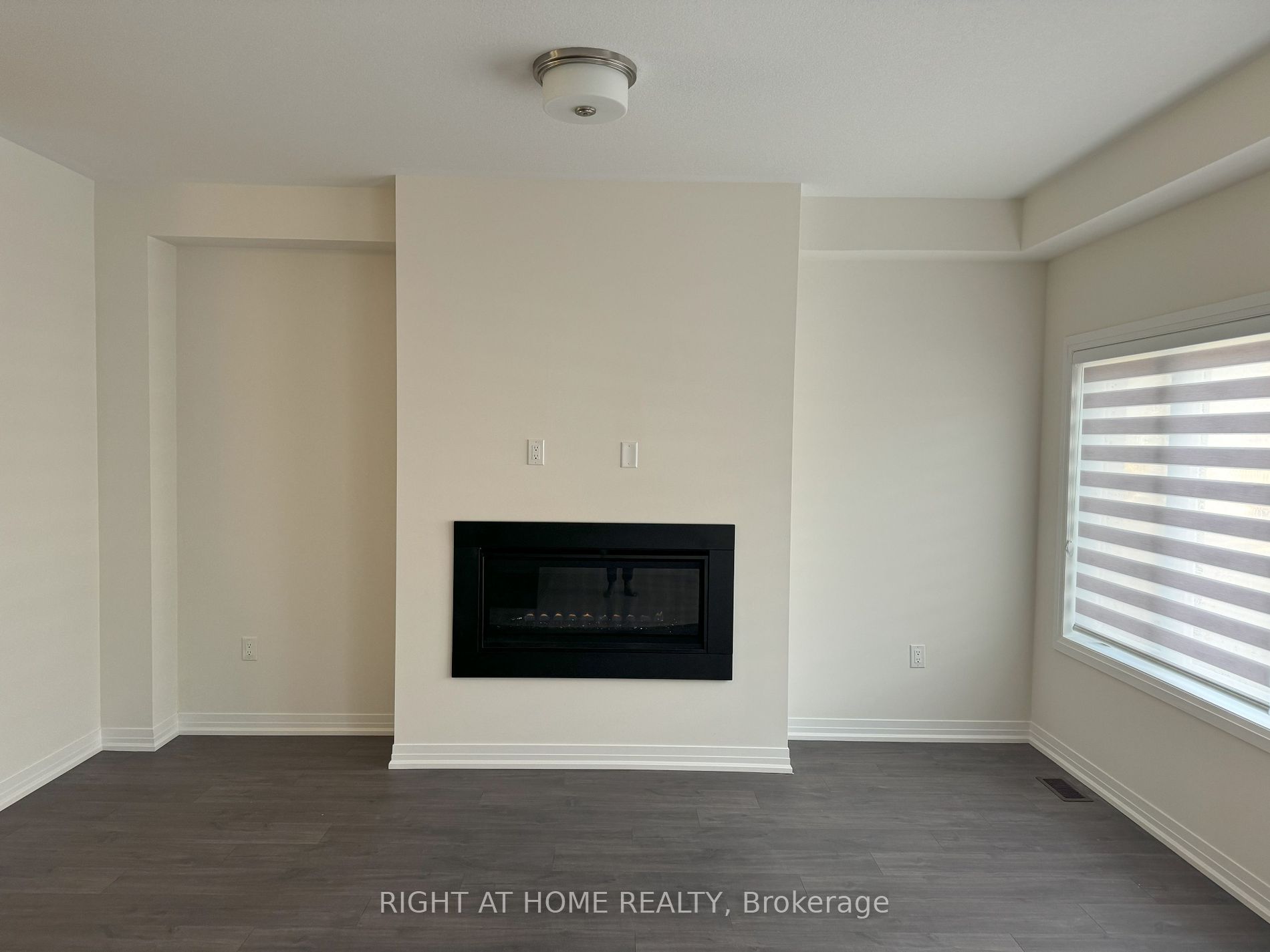 24 Tooker Dr