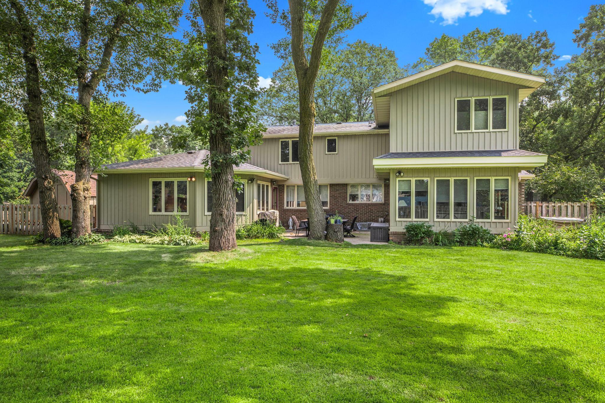 2021 Hillcrest Drive