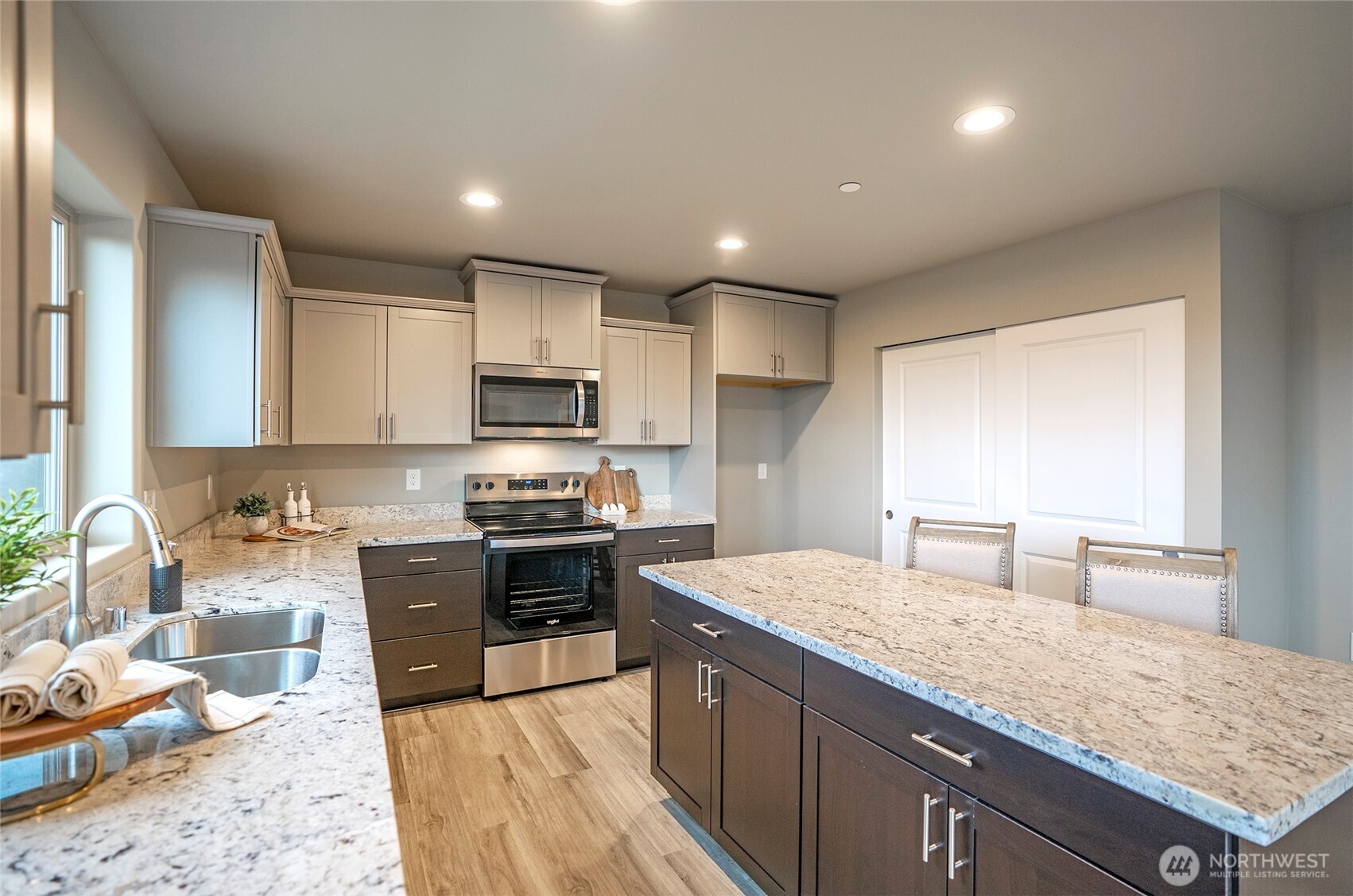 2504 W Echo Bay Drive