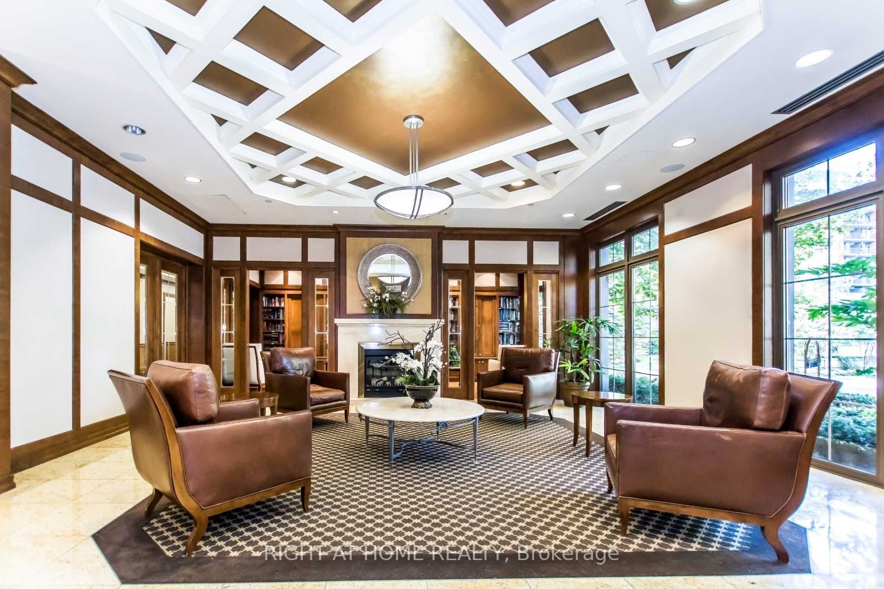 80 Harrison Garden Blvd 316