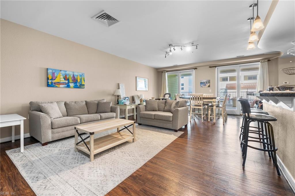 3738 Sandpiper Road 114B, Virginia Beach, VA 