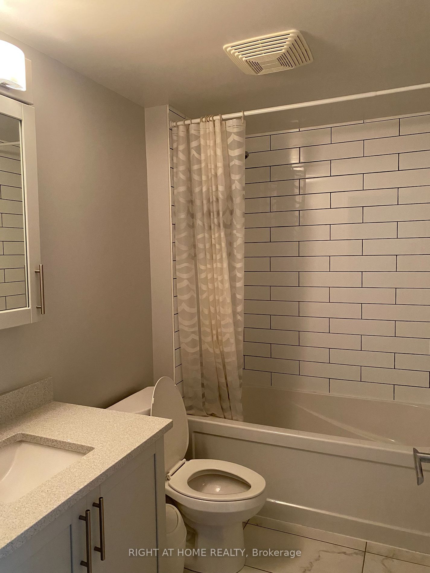 195 Besserer St 2008