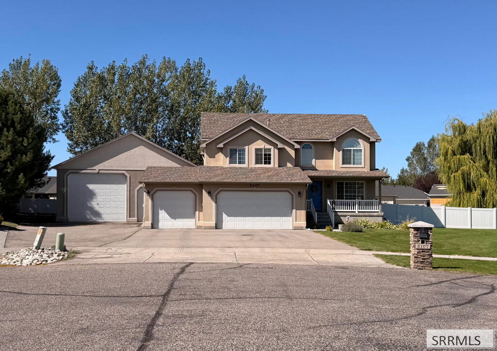 5107 E Lindee Lane