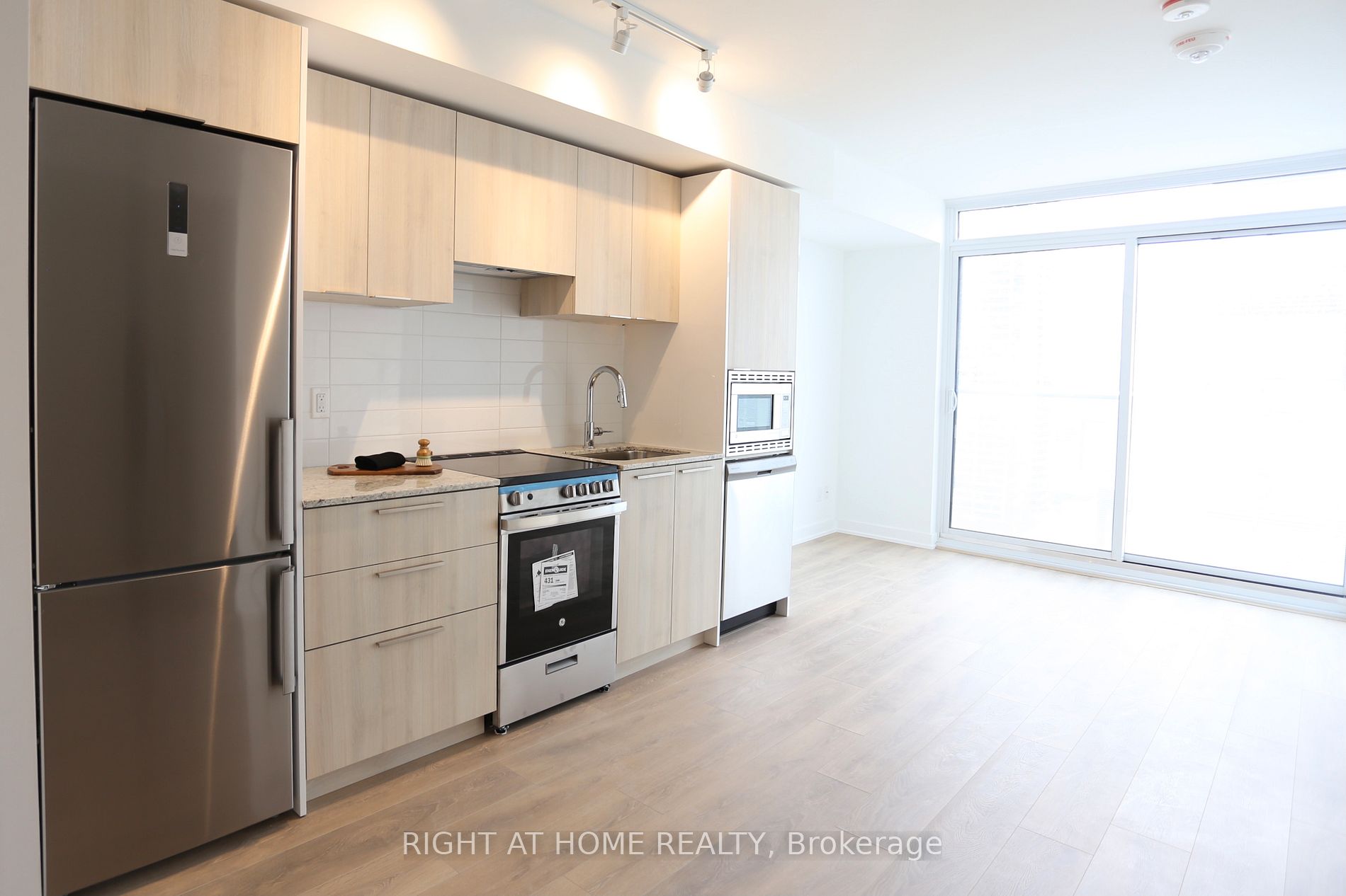 501 Yonge St 2303