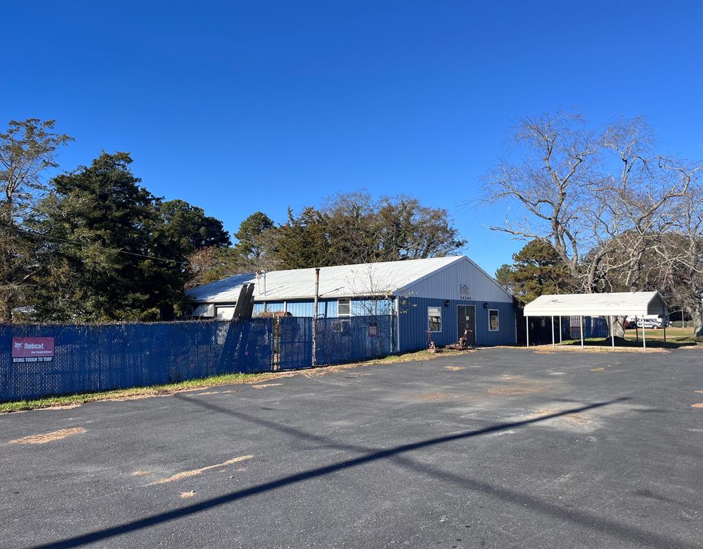 Painter: PRICE REDUCTION- Lankford Highway and centrally located on the Eastern Shore of VA. Terrific opportunity to open your own business. Built in 1997 with 2,400 sq. ft. Has a concrete floor, office space, room for parts or storage and a back room w/ a garage door to move equipment or freight in and out easily.  Also, has a restroom. Was used for a saw & mower sales & repairs previously.  NOTE: MLS#65507--16479 Coal Kiln Rd, Painter--$195,500(Doublewide) & MLS#65508-- 16489 Coal Kiln Rd, Painter--$79,900 (Singlewide) along with this listing can be bought as one package. Make an offer on all 3 or buy separately.