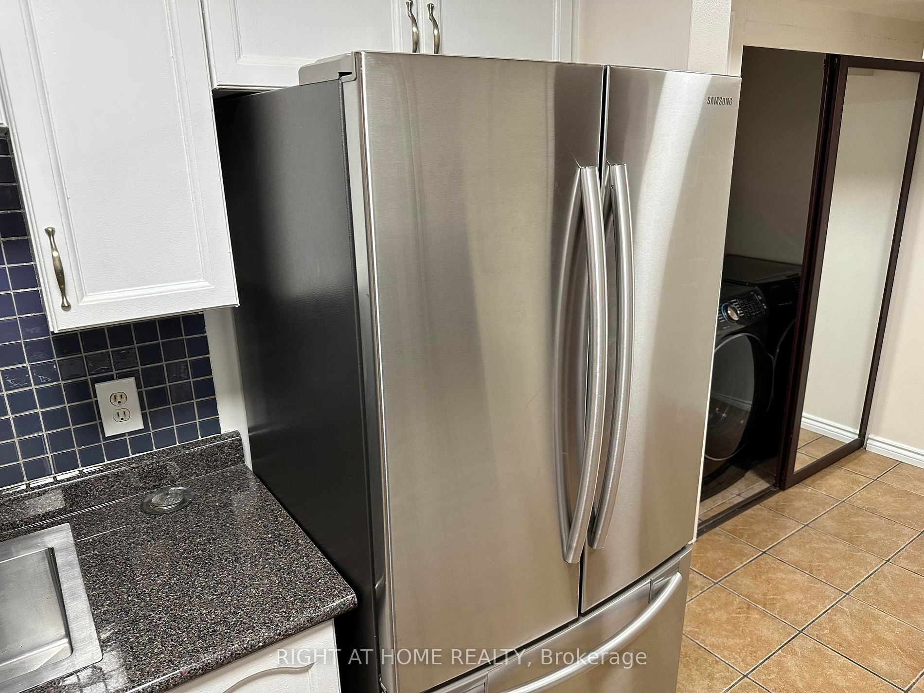 60 Sidney Belsey Cres 103