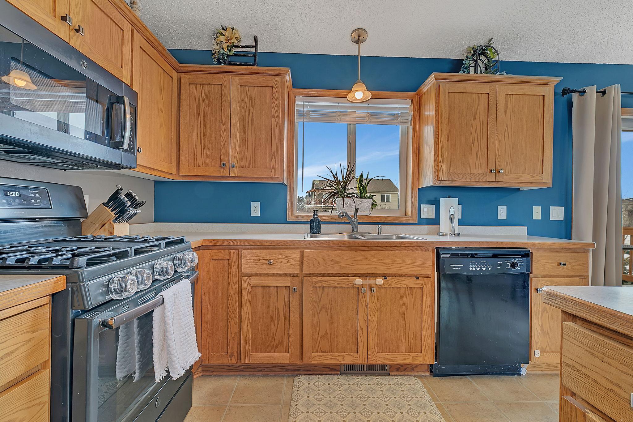 1525 Park View Lane NE