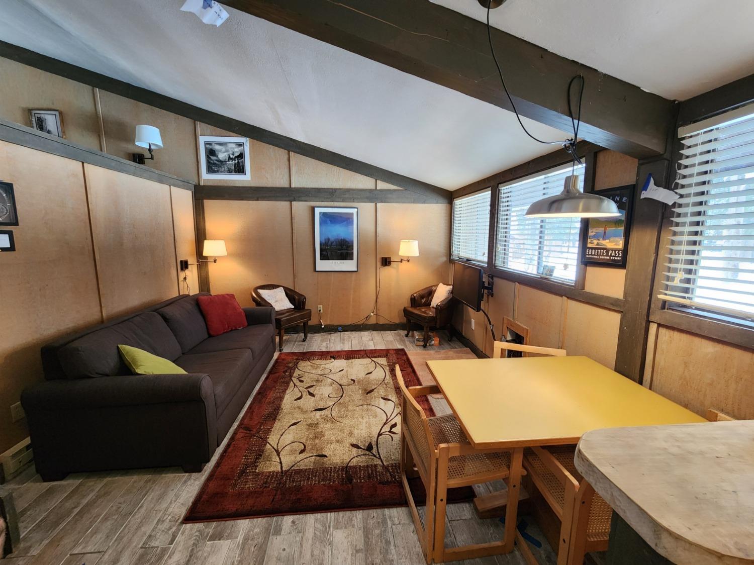 225 Creekside Dr. #18