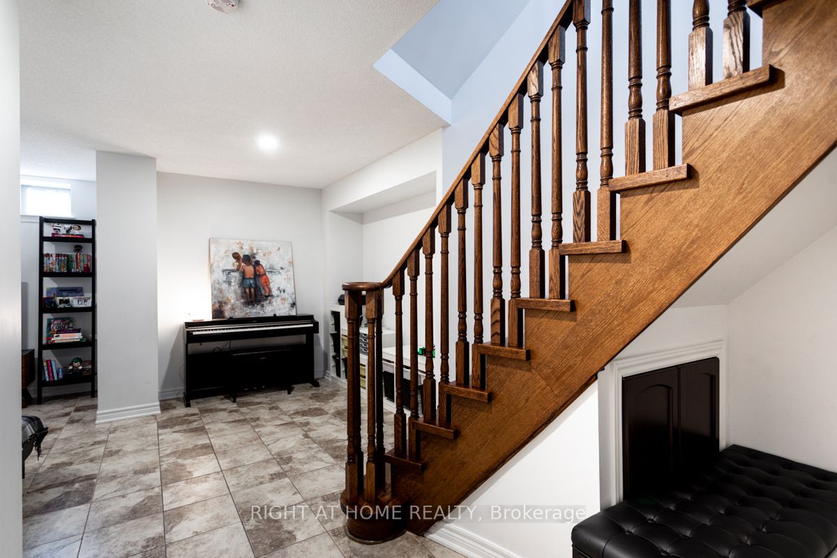 2460 Prince Michael Dr 28