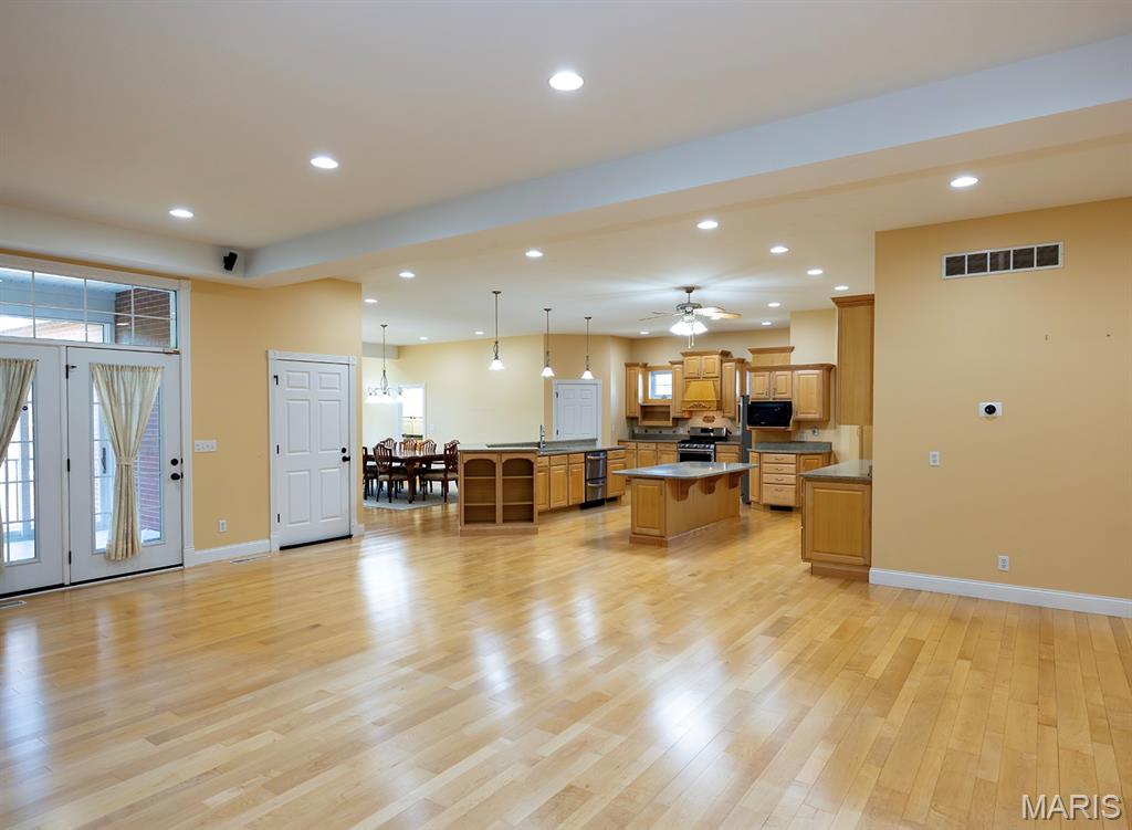 171 Rolling Meadows
