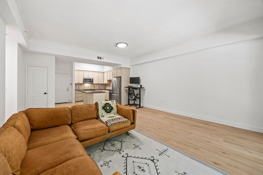 3225 Turtle Creek Boulevard 122