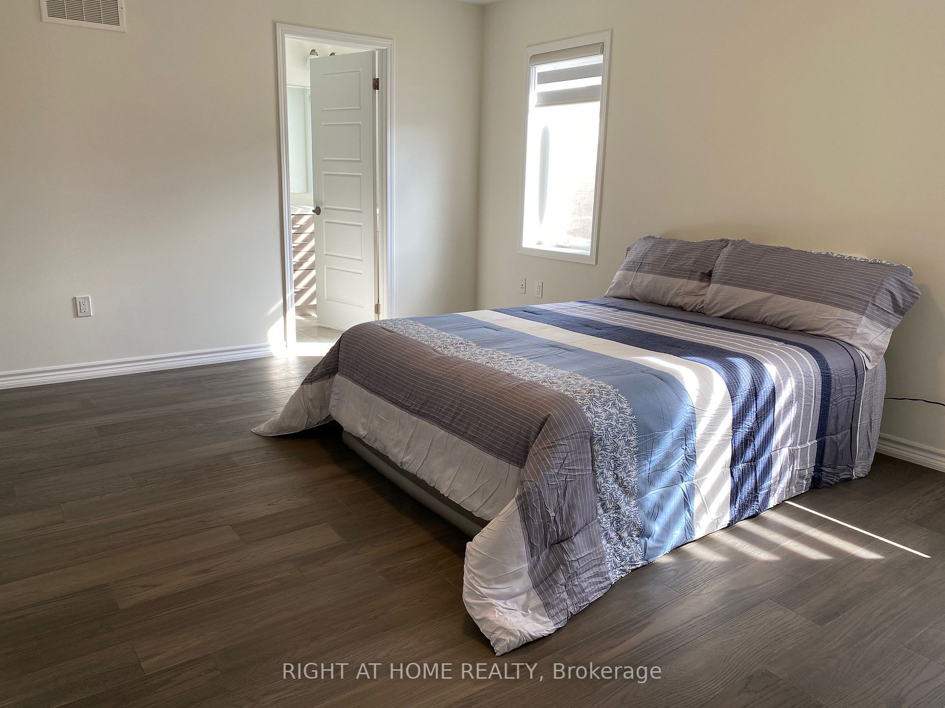 1125 Leger Way 25
