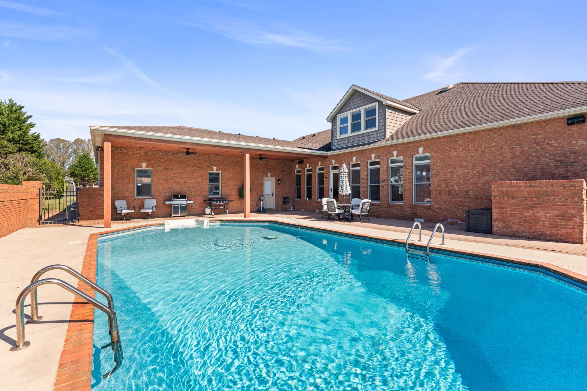 1275 Heather Way — sold