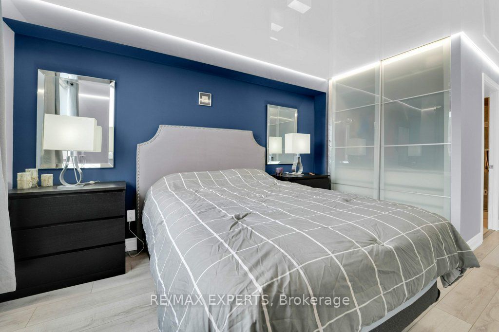326 E Major Mackenzie Dr 508