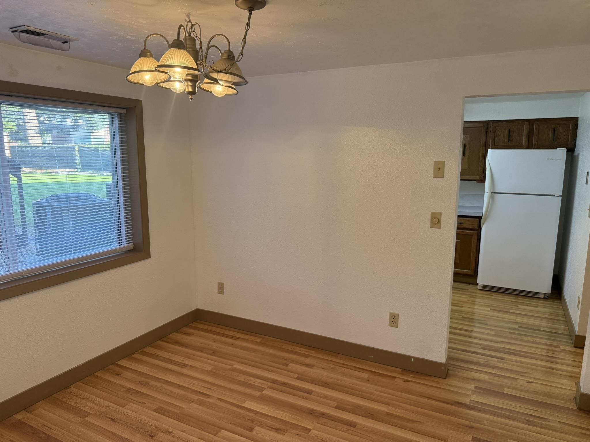 920-922 N Locust Rd