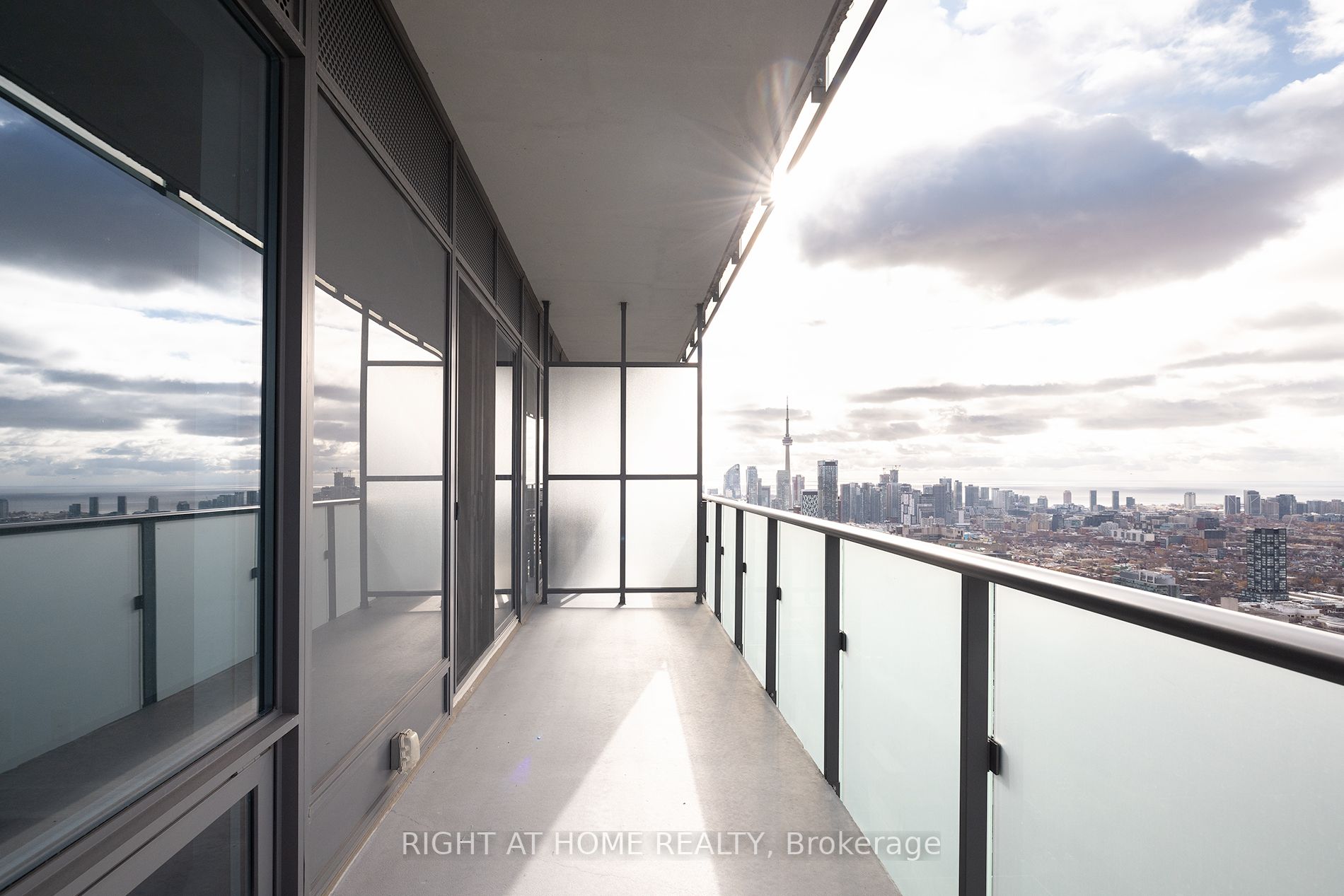 1080 Bay St 5203