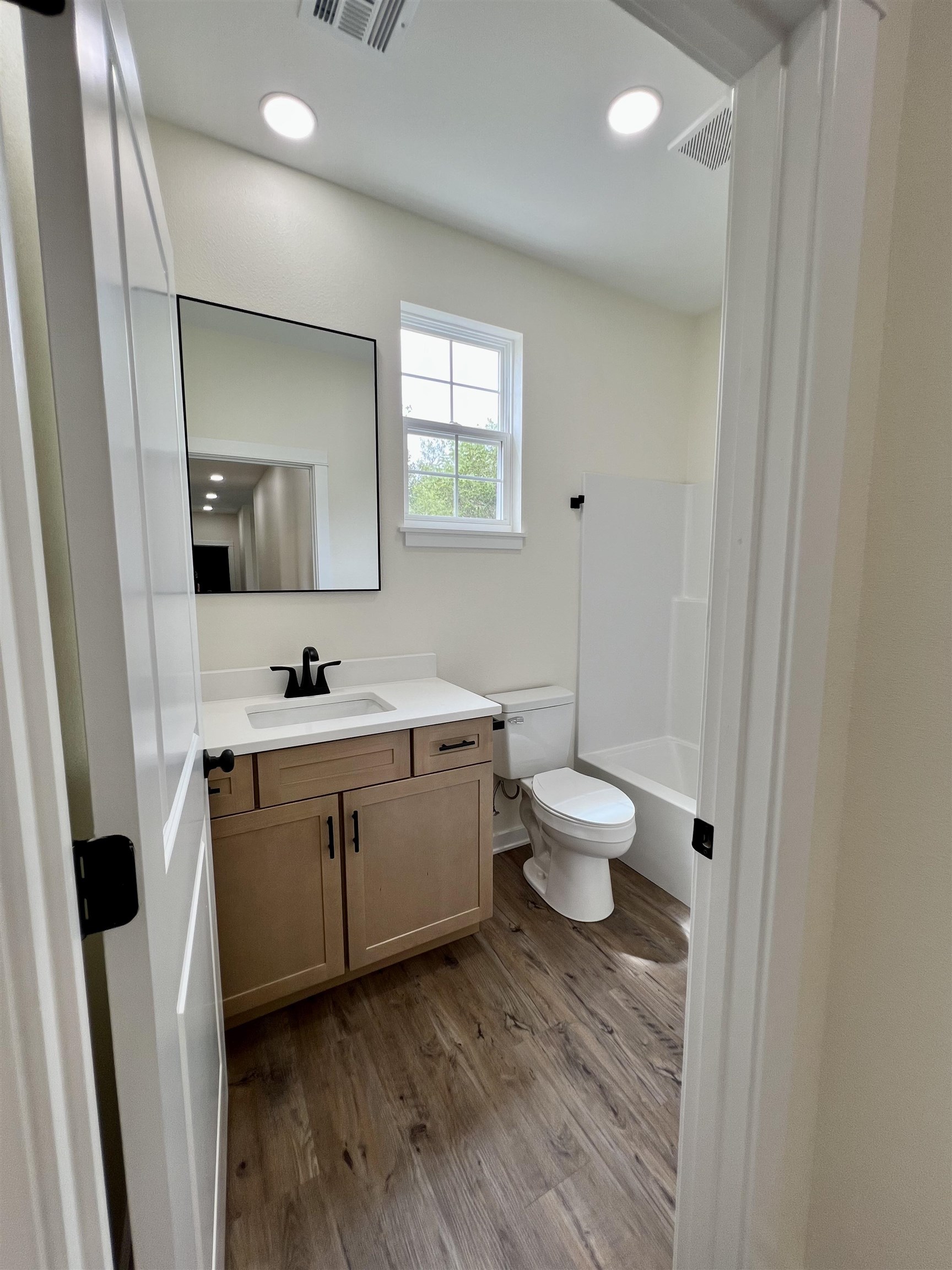 208 Castle Pines Dr
