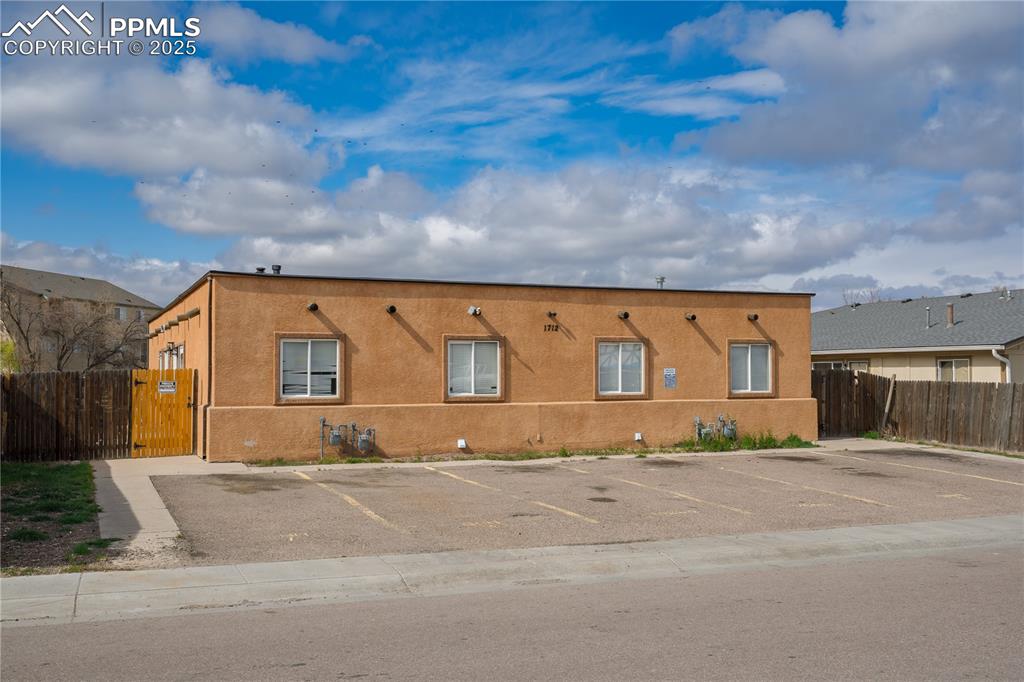 1712 S Hampton