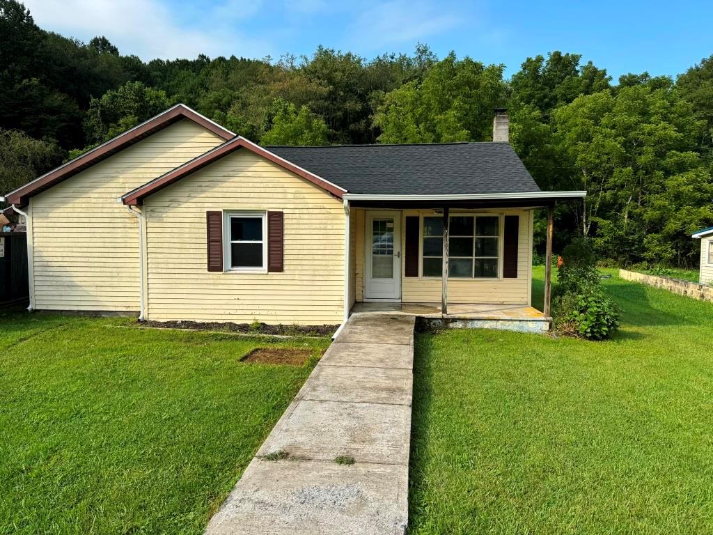A 2bd/1ba 1002 sq ft home with a new heat pump, new shingle roof.  Home has had water damage interior and being sold "as is".