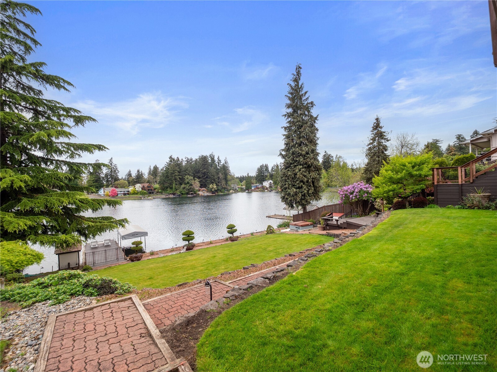 1119 Lake Vista Boulevard S