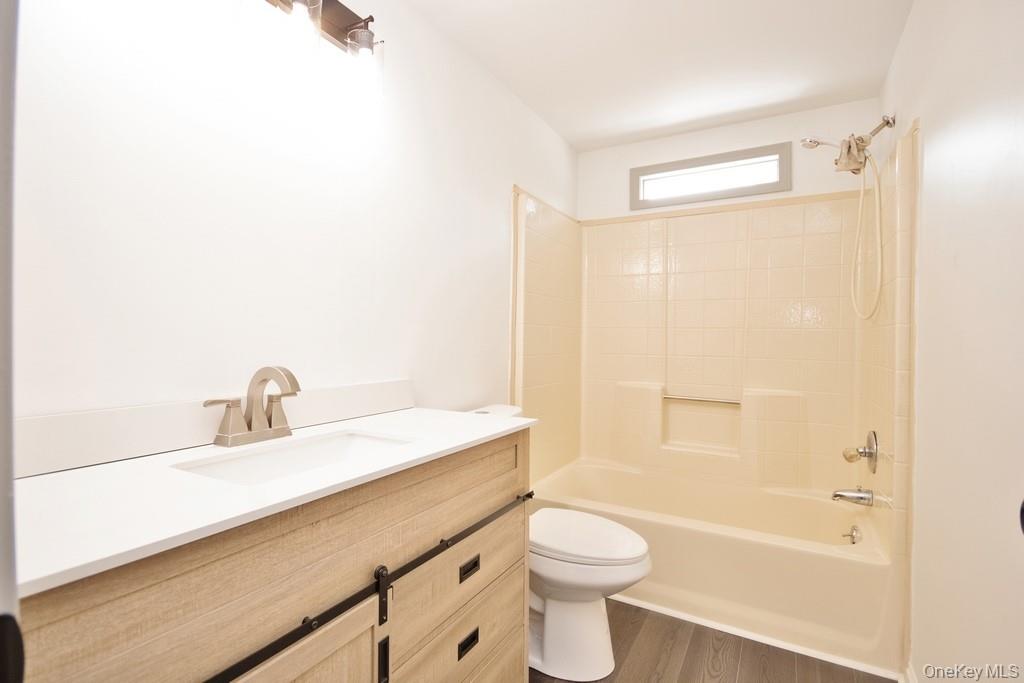 32 Meadow Street 17B