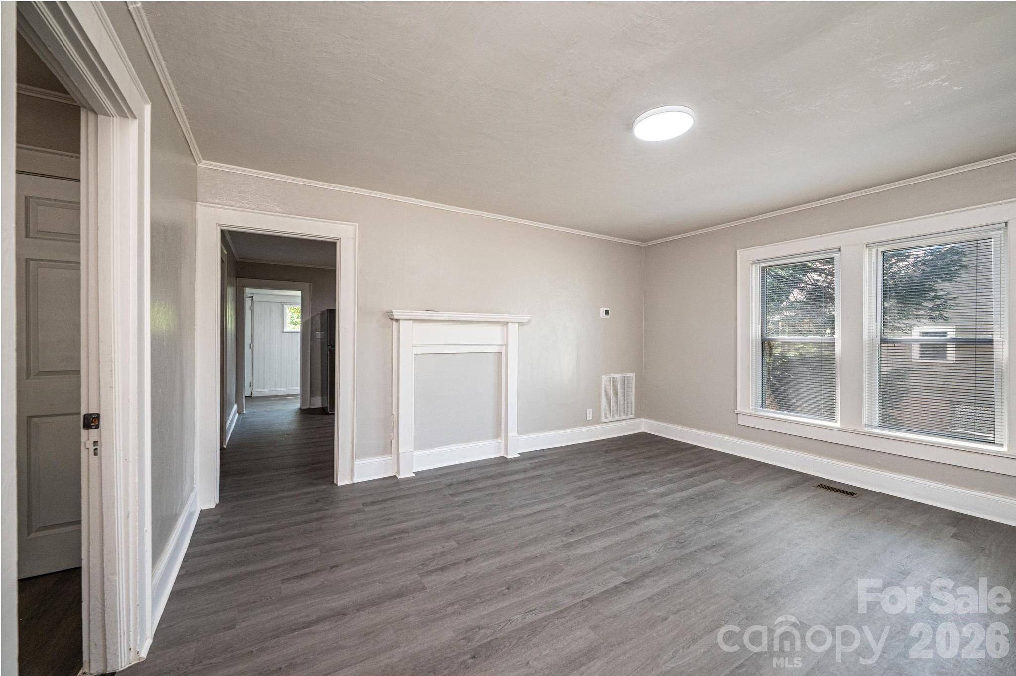 423 N Davis Avenue