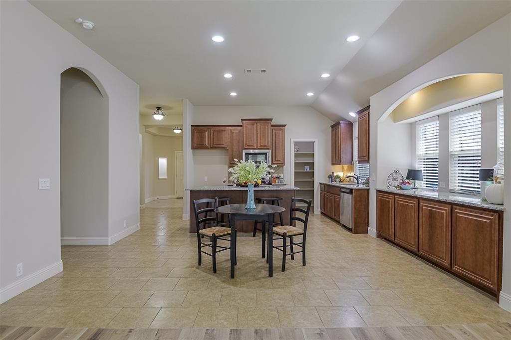 715 Lakeview Drive