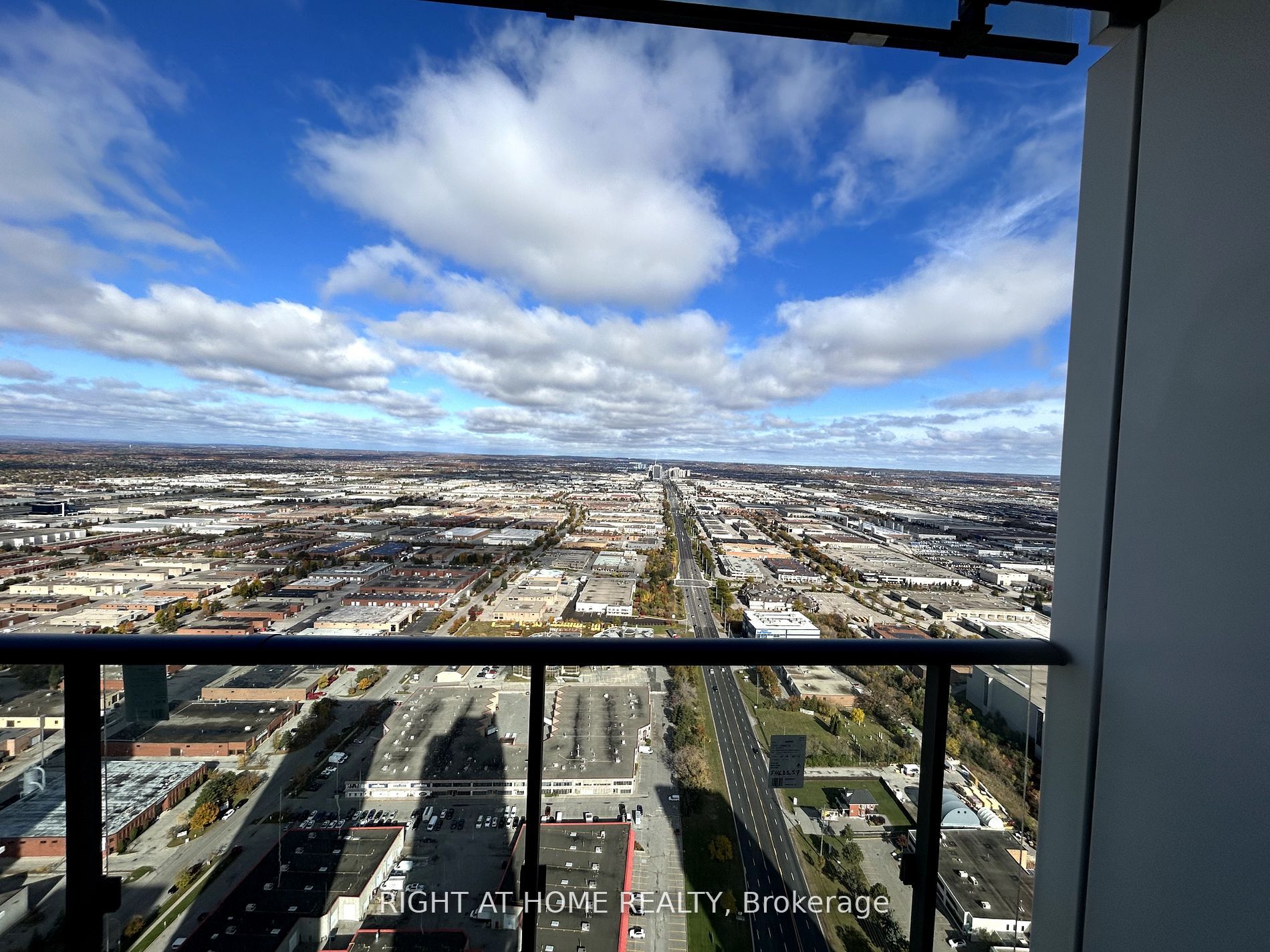 7890 Jane St 5207