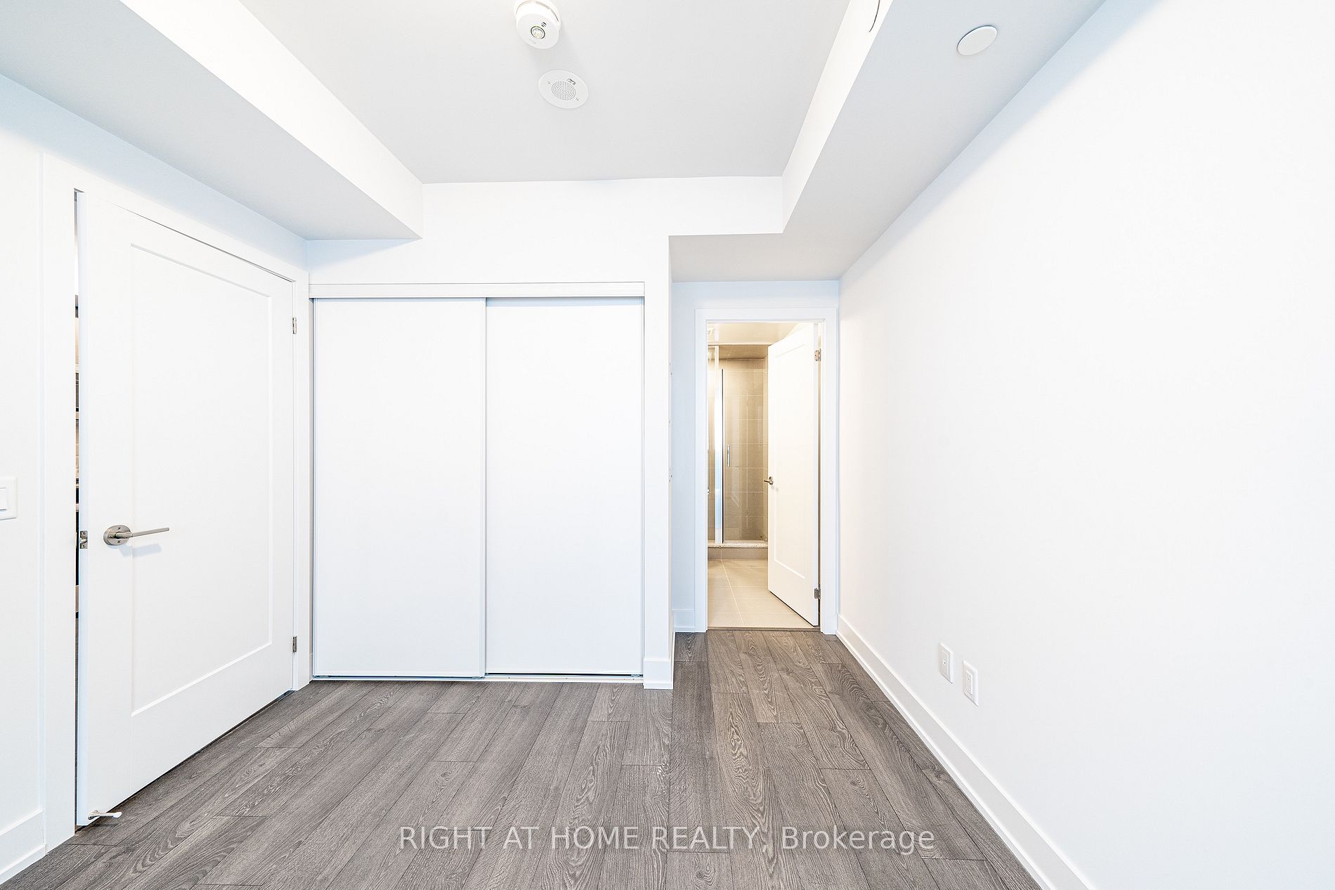 2550 N Simcoe St 2015