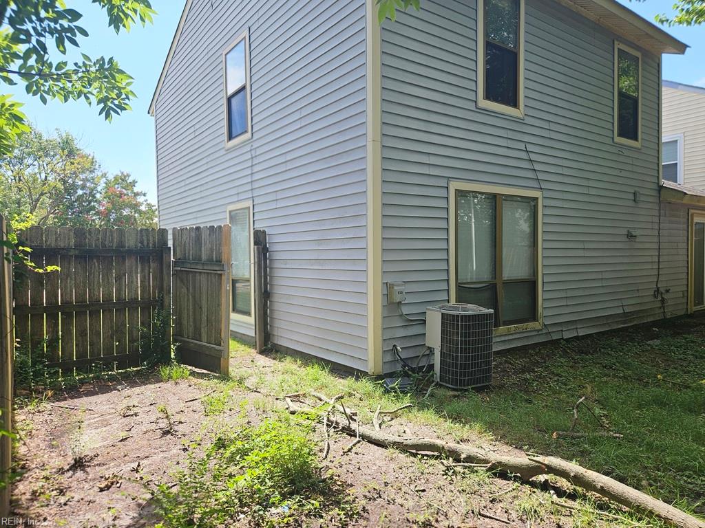 900 Meadowburm Circle